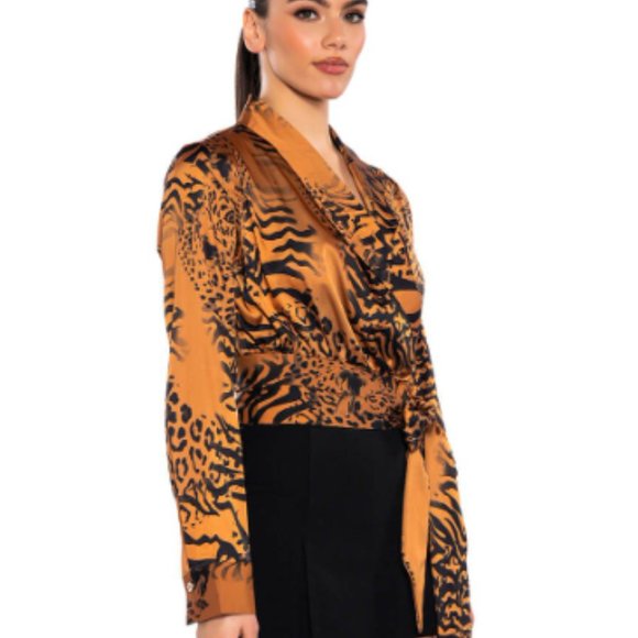 Brand New  SAFARI SATIN PRINTED BLOUSE Akira - Picture 5 of 8